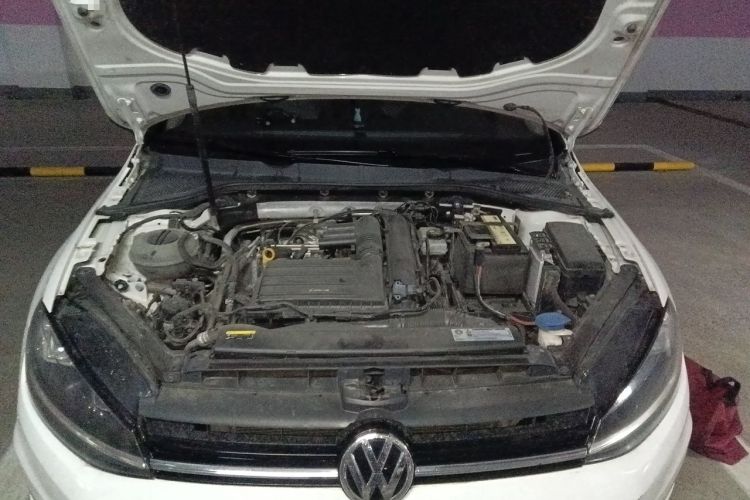 Used Volkswagen Golf 2020 Zhiai Edition 280TSI DSG Comfort Model Engine Bay