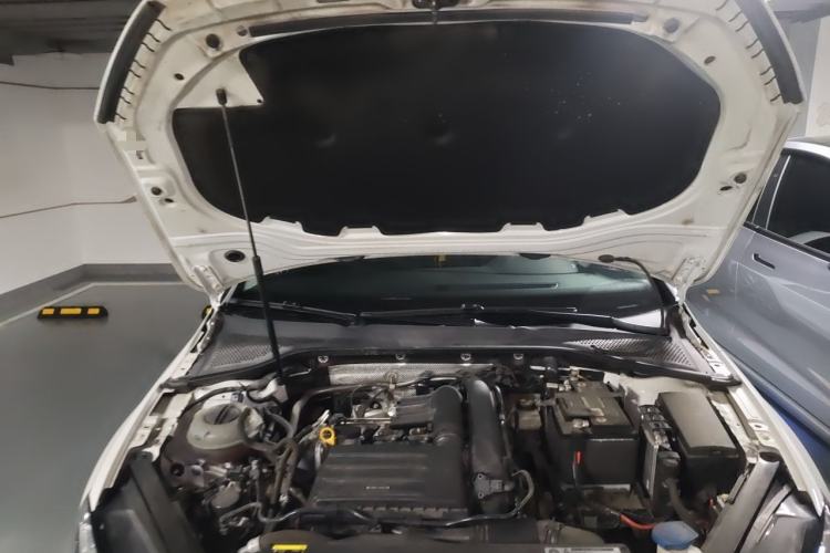 Used Volkswagen Golf 2020 Zhiai Edition 280TSI DSG Comfort Model Engine Bay