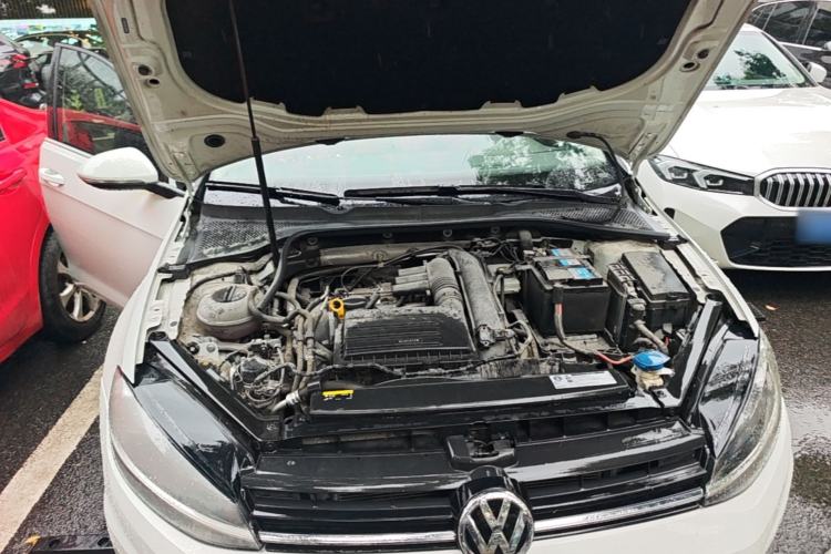 Used Volkswagen Golf 2020 Zhiai Edition 200TSI DSG Comfortable & Ambitious Version Engine Bay