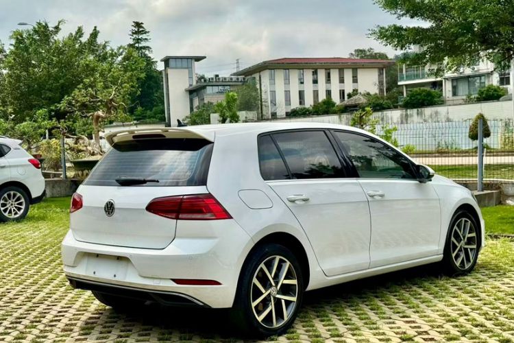 Used Volkswagen Golf 2020 Zhiai Edition 200TSI DSG Comfortable & Ambitious Version Exterior 1