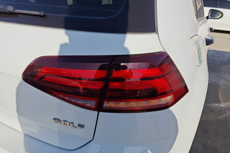 Used Volkswagen Golf 2020 Zhiai Edition 200TSI DSG Comfortable & Ambitious Version Exterior 2