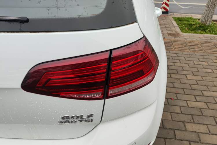 Used Volkswagen Golf 2020 200TSI DSG Comfortable and Ambitious Edition Exterior 3