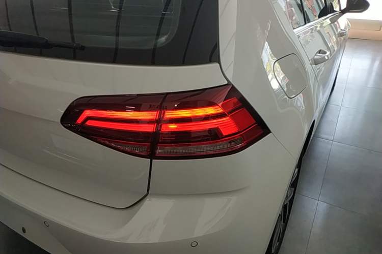 Used Volkswagen Golf 2020 Zhiai Edition 280TSI DSG Comfort Model Exterior 3