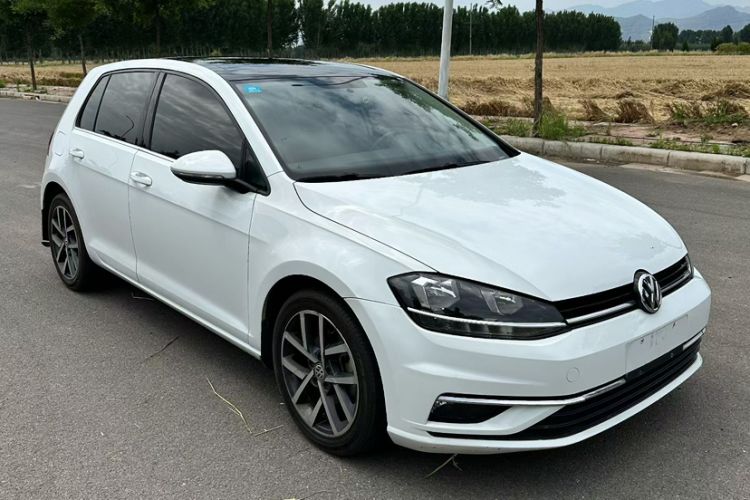Used Volkswagen Golf 2020 Zhiai Edition 200TSI DSG Comfortable & Ambitious Version Exterior 3