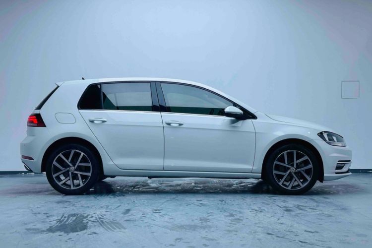 Used Volkswagen Golf 2020 Zhiai Edition 200TSI DSG Comfortable & Ambitious Version Exterior 3