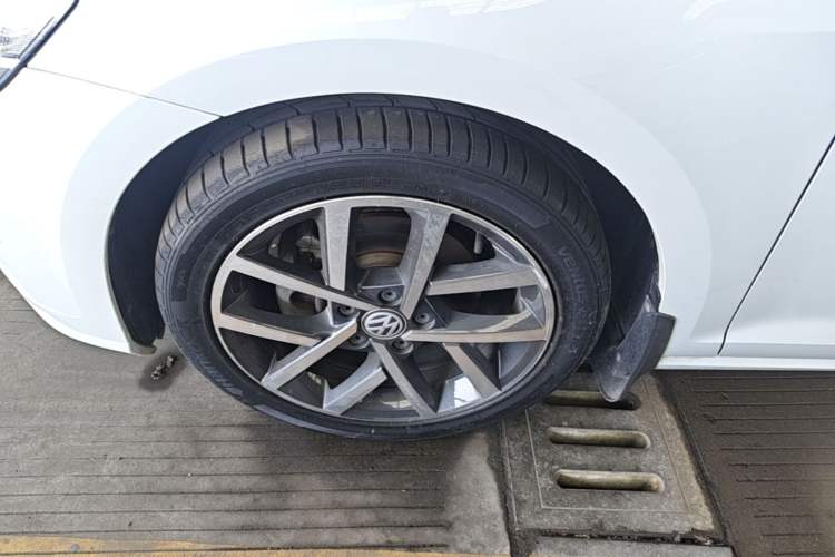 Used Volkswagen Golf 2020 Zhiai Edition 280TSI DSG Comfort Model Exterior 4