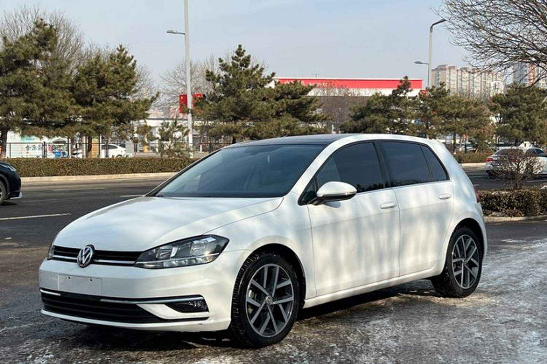 Used Volkswagen Golf 2020 280TSI DSG Comfort Version Front Left 45 Deg