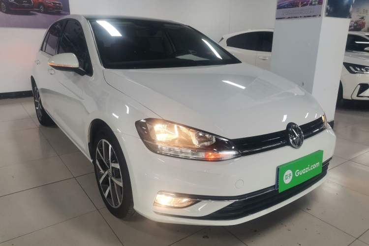 Used Volkswagen Golf 2020 280TSI DSG Comfort Version Front Right 45 Deg