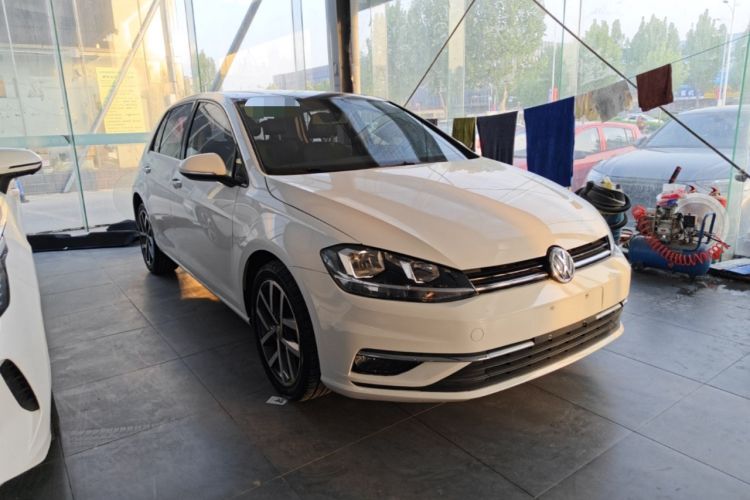 Used Volkswagen Golf 2020 280TSI DSG Comfort Version Front Right 45 Deg