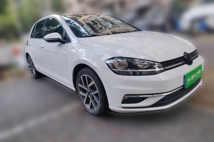 Used Volkswagen Golf 2020 280TSI DSG Luxury Edition Front Right 45 Deg