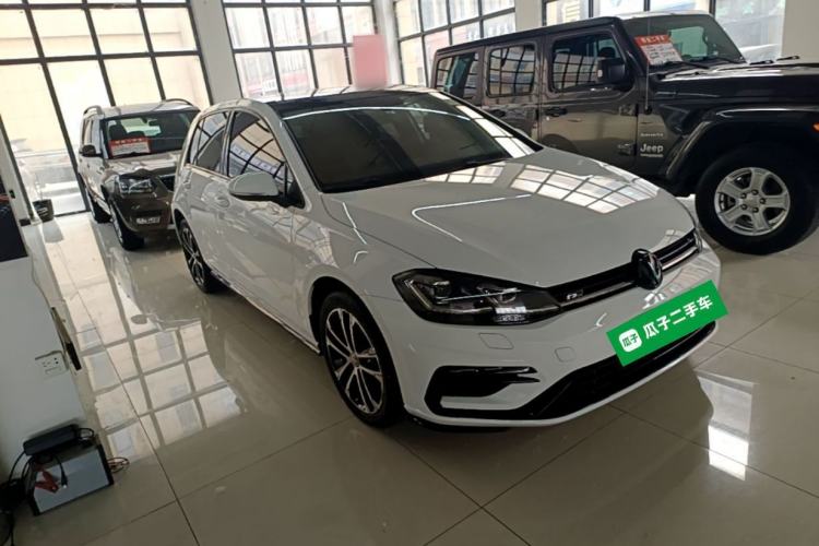 Used Volkswagen Golf 2020 Charming Edition 280TSI DSG R-Line Front Right 45 Deg