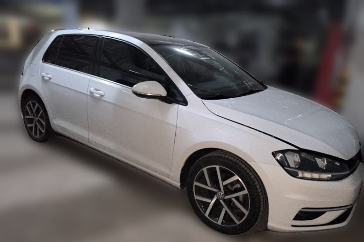 Used Volkswagen Golf 2020 Zhiai Edition 280TSI DSG Luxury Model Front Right 45 Deg