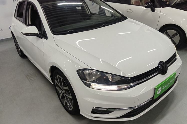 Used Volkswagen Golf 2020 Zhiai Edition 280TSI DSG Luxury Model Front Right 45 Deg