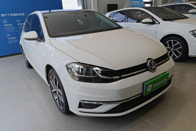 Used Volkswagen Golf 2020 280TSI DSG Comfort Version Front Right 45 Deg