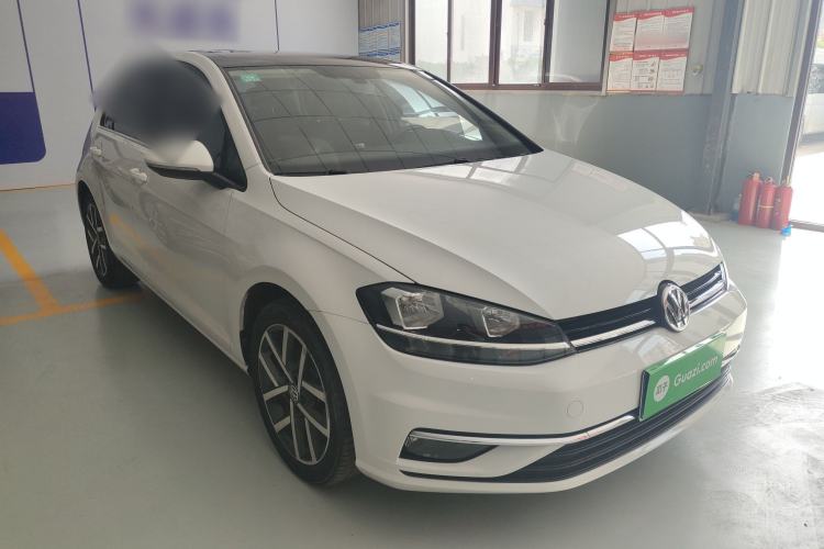 Used Volkswagen Golf 2020 280TSI DSG Luxury Edition Front Right 45 Deg