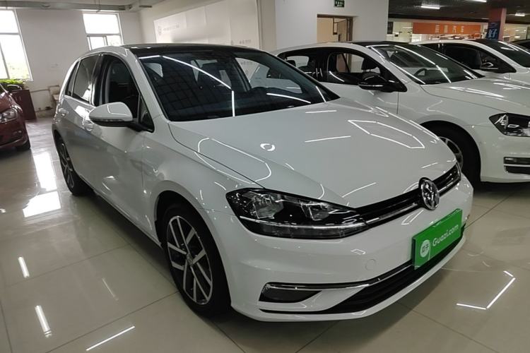 Used Volkswagen Golf 2020 Zhiai Edition 280TSI DSG Luxury Model Front Right 45 Deg