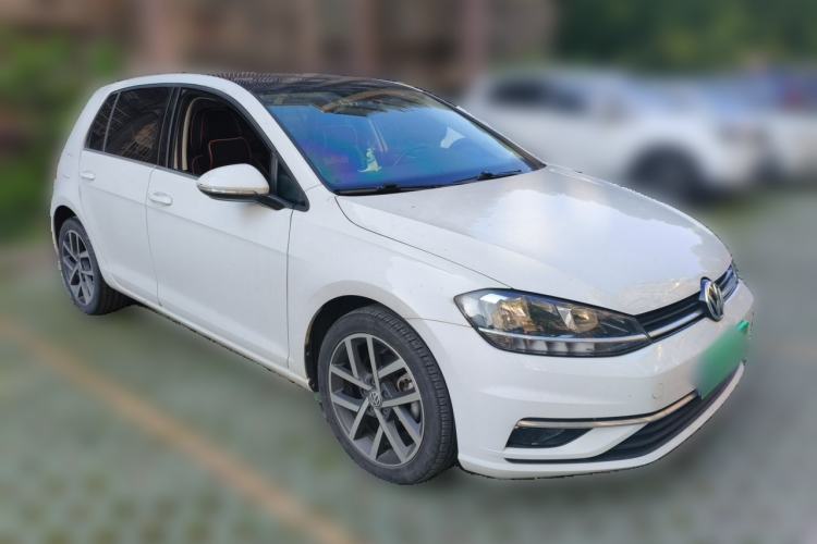 Used Volkswagen Golf 2020 Zhiai Edition 200TSI DSG Comfortable & Ambitious Version Front Right 45 Deg