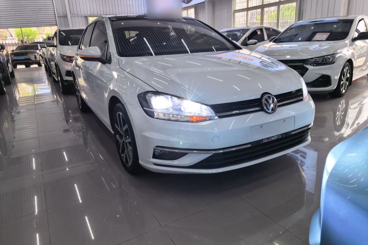 Used Volkswagen Golf 2020 Zhiai Edition 280TSI DSG Comfort Model Front Right 45 Deg