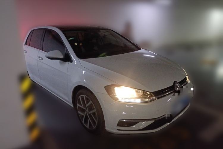 Used Volkswagen Golf 2020 Zhiai Edition 280TSI DSG Comfort Model Front Right 45 Deg