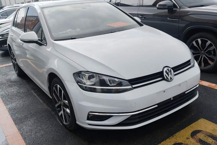 Used Volkswagen Golf 2020 280TSI DSG Comfort Version Front Right 45 Deg