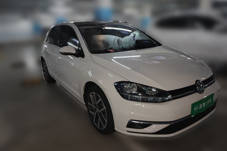 Used Volkswagen Golf 2020 280TSI DSG Comfort Version Front Right 45 Deg