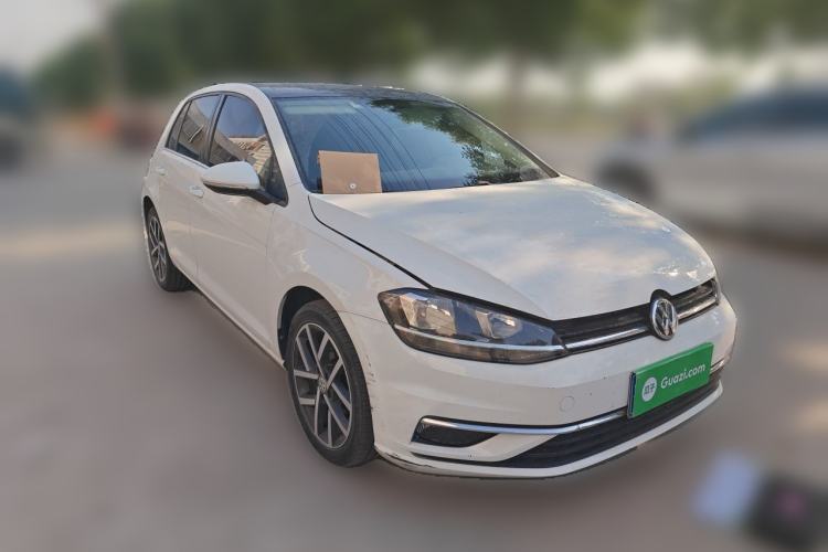 Used Volkswagen Golf 2020 200TSI DSG Comfortable and Ambitious Edition Front Right 45 Deg