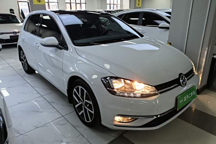 Used Volkswagen Golf 2020 Zhiai Edition 280TSI DSG Comfort Model Front Right 45 Deg