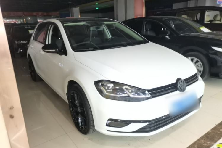Used Volkswagen Golf 2020 280TSI DSG Comfort Version Front Right 45 Deg