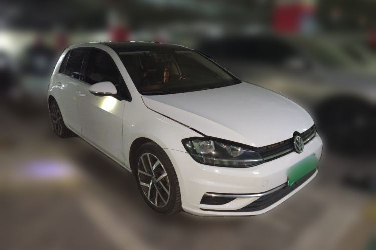 Used Volkswagen Golf 2020 200TSI DSG Comfortable and Ambitious Edition Front Right 45 Deg