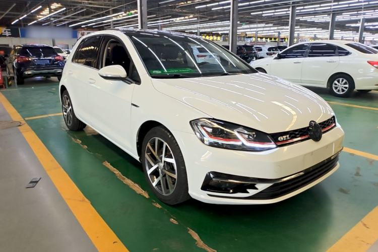 Used Volkswagen Golf 2020 Zhiai Edition 200TSI DSG Comfortable & Ambitious Version Front Right 45 Deg