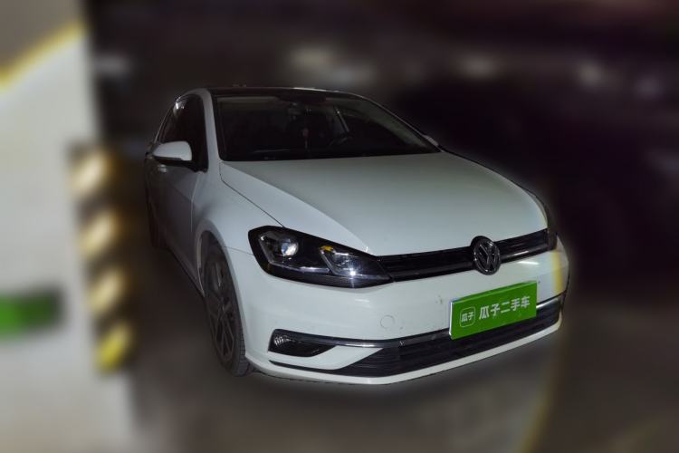 Used Volkswagen Golf 2020 Zhiai Edition 280TSI DSG Luxury Model Front Right 45 Deg