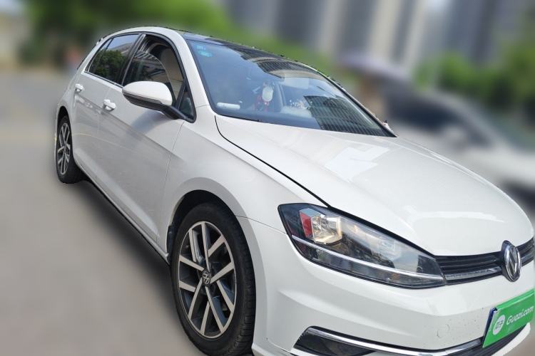 Used Volkswagen Golf 2020 Zhiai Edition 280TSI DSG Comfort Model Front Right 45 Deg