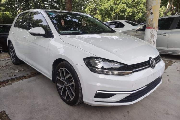 Used Volkswagen Golf 2020 Zhiai Edition 200TSI DSG Comfortable & Ambitious Version Front Right 45 Deg