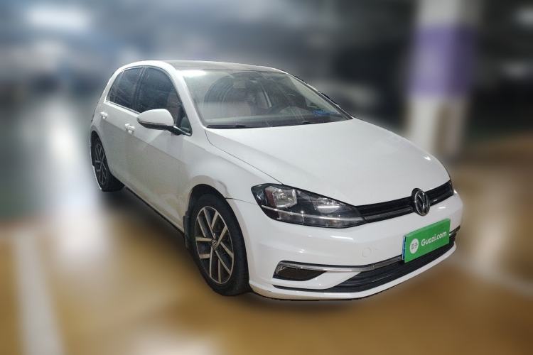 Used Volkswagen Golf 2020 280TSI DSG Comfort Version Front Right 45 Deg