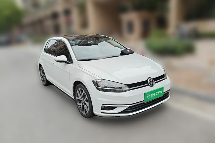 Used Volkswagen Golf 2020 280TSI DSG Comfort Version Front Right 45 Deg