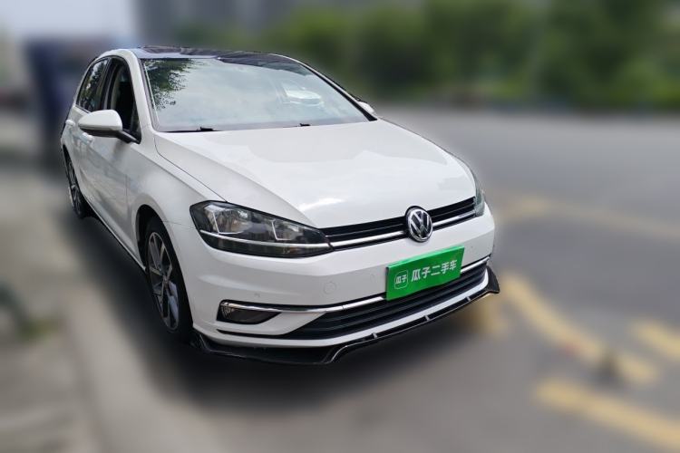 Used Volkswagen Golf 2020 Zhiai Edition 200TSI DSG Comfortable & Ambitious Version Front Right 45 Deg