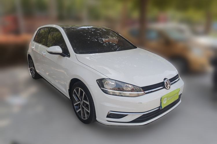 Used Volkswagen Golf 2020 Zhiai Edition 200TSI DSG Comfortable & Ambitious Version Front Right 45 Deg