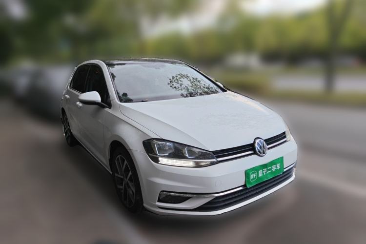 Used Volkswagen Golf 2020 280TSI DSG Luxury Edition Front Right 45 Deg