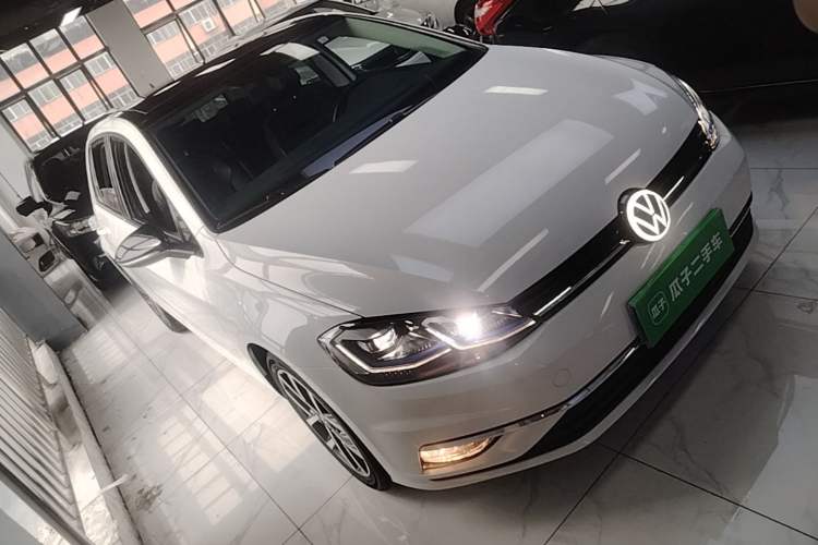 Used Volkswagen Golf 2020 Zhiai Edition 280TSI DSG Comfort Model Front Right 45 Deg