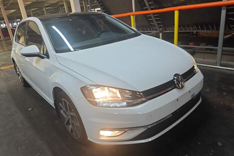 Used Volkswagen Golf 2020 Zhiai Edition 280TSI DSG Comfort Model Front Right 45 Deg