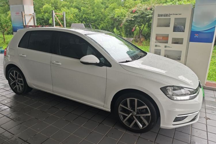 Used Volkswagen Golf 2020 280TSI DSG Comfort Version Front Right 45 Deg