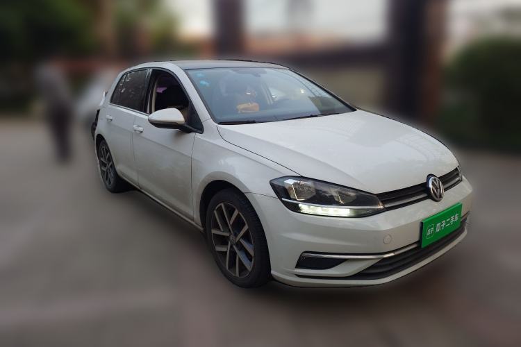 Used Volkswagen Golf 2020 280TSI DSG Comfort Version Front Right 45 Deg
