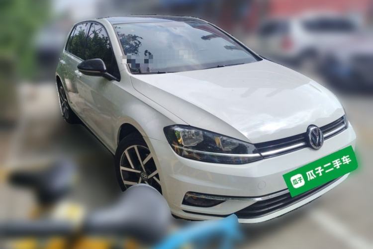 Used Volkswagen Golf 2020 200TSI DSG Comfortable and Ambitious Edition Front Right 45 Deg