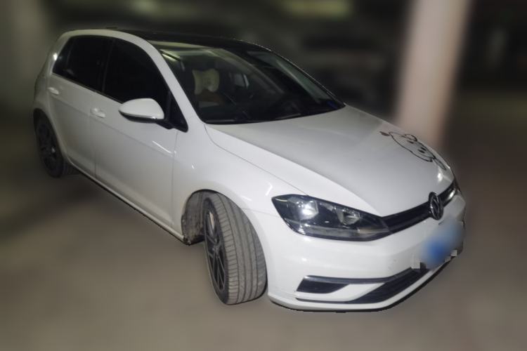 Used Volkswagen Golf 2020 280TSI DSG Comfort Version Front Right 45 Deg