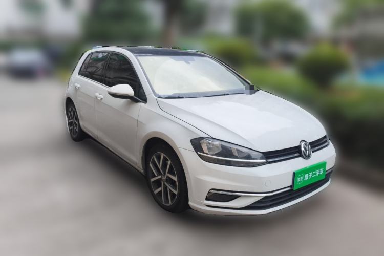 Used Volkswagen Golf 2020 280TSI DSG Luxury Edition Front Right 45 Deg