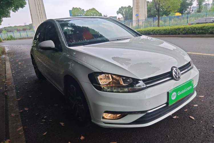 Used Volkswagen Golf 2020 Zhiai Edition 200TSI DSG Comfortable & Ambitious Version Front Right 45 Deg