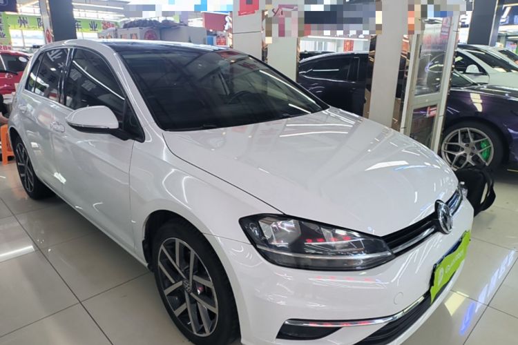 Used Volkswagen Golf 2020 280TSI DSG Luxury Edition Front Right 45 Deg