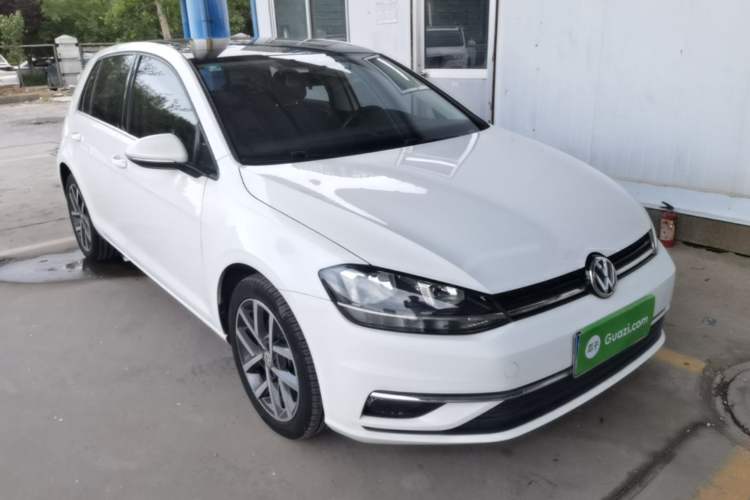 Used Volkswagen Golf 2020 Zhiai Edition 280TSI DSG Comfort Model Front Right 45 Deg