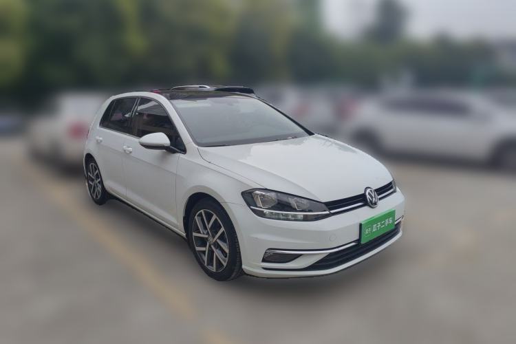 Used Volkswagen Golf 2020 Zhiai Edition 280TSI DSG Luxury Model Front Right 45 Deg