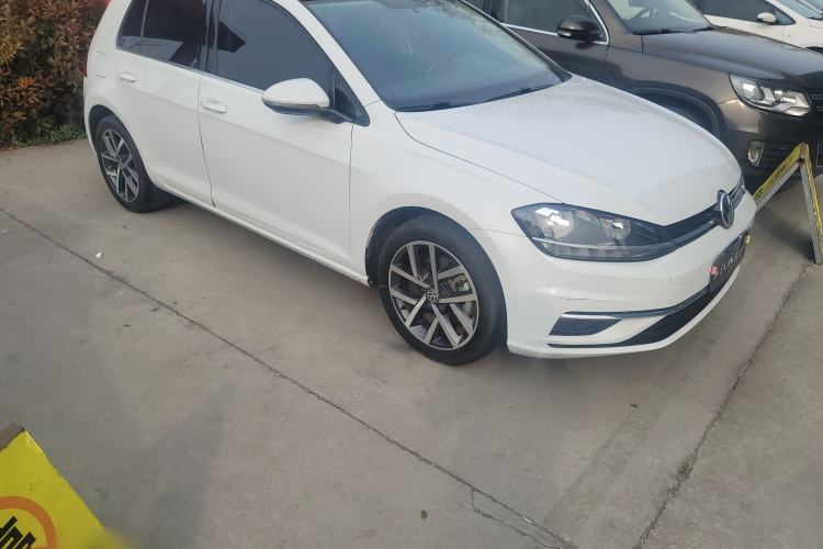 Used Volkswagen Golf 2020 Zhiai Edition 200TSI DSG Comfortable & Ambitious Version Front Right 45 Deg